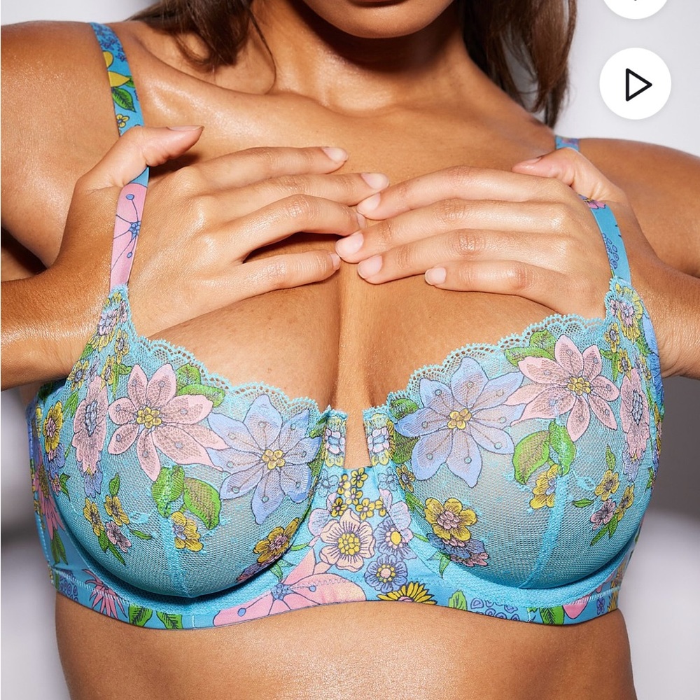 SavageXFenty-Mod Poppy Unlined Lace Balconette Bra & Lace Brazilian Panty (set)